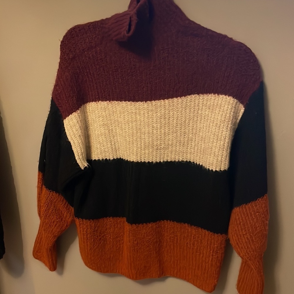 Express Sweater - Picture 2 of 4